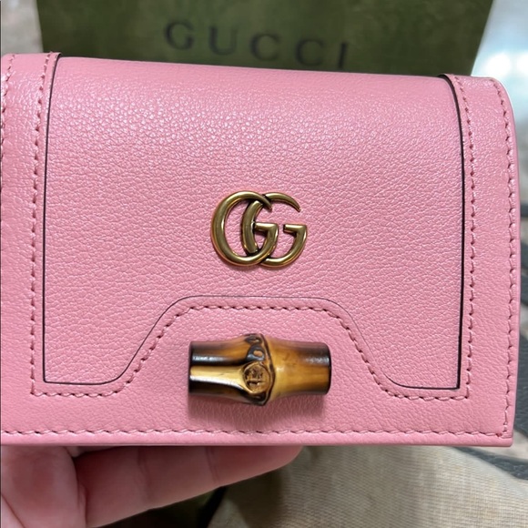 GUCCI CARDHOLDER NEW COLLECTION (NEVER USED) - Picture 3 of 7